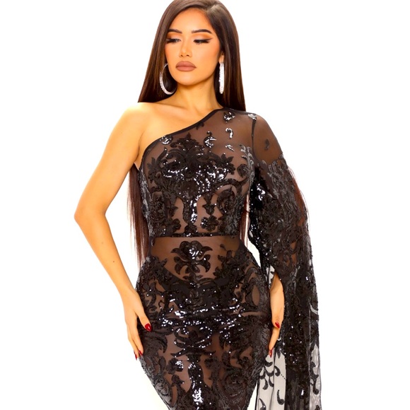 Black Formal Sequin Gown (XL) - Picture 2 of 4